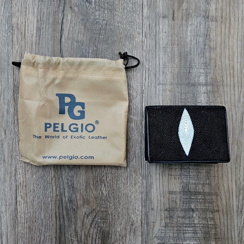 NIP Pelgio Black Stingray Leather Bifold  Wallet